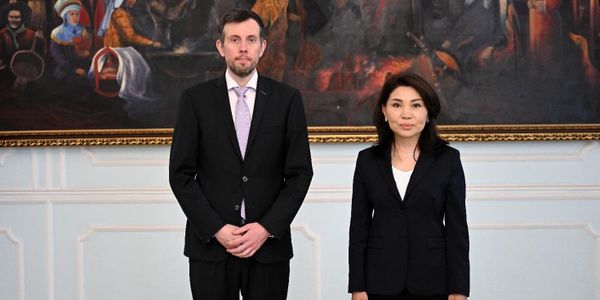 Кыргызстан попросил Великобританию увеличить квоты для сезонных рабочих