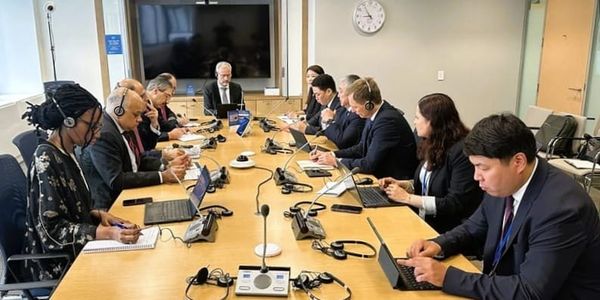 Алмаз Бакетаев обсудил с МВФ макроэкономическую стабильность Кыргызстана изображение публикации