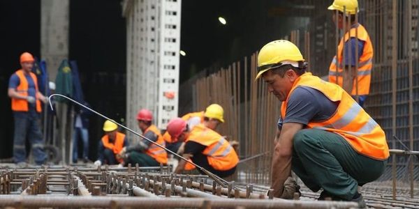 мигранты в России 2026, Минсоцтруда КР в России, возврат зарплаты мигрантам, защита прав соотечественников в РФ, юридическая помощь мигрантам КР, долги по зарплате в Москве