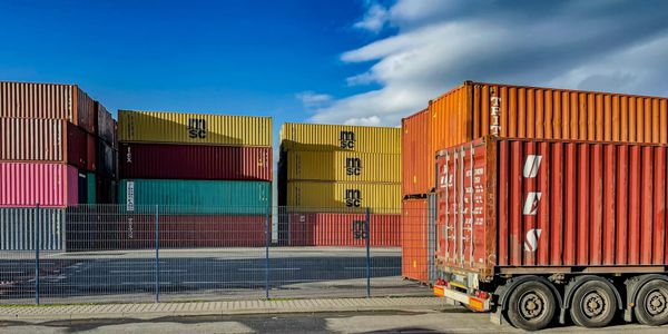 Внешняя торговля Кыргызстана снизилась до $2.1 млрд: экспорт просел на 12.5%