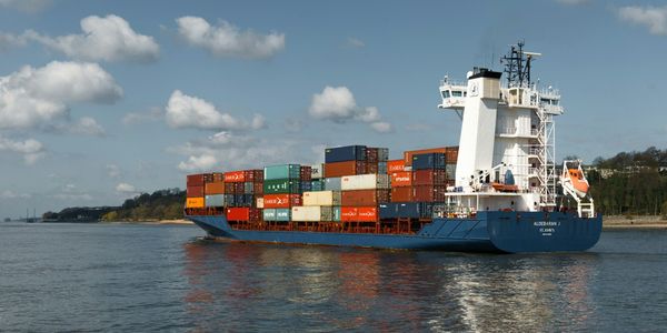 Парламент Кыргызстана в первом чтении одобрил Кодекс о торговом мореплавании изображение публикации