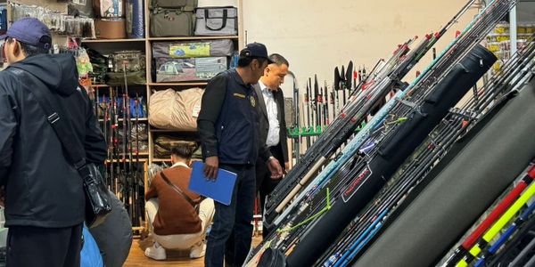 Экотехнадзор проверил рыболовные магазины Бишкека на наличие запрещенных сетей
