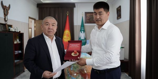 Шыкмаматова назначили почетным президентом Лиги профессионального бокса КР изображение публикации