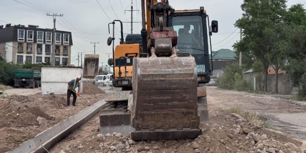 Капитальный ремонт улицы Исакеева в Бишкеке от Достоевского до Виноградной