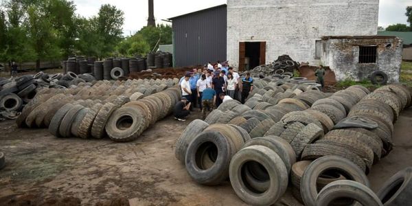 Из жилмассива — к мусорному полигону: мэр Бишкека предложил перенести предприятие по переработке шин изображение публикации