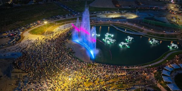 10 000 гостей насладились впечатляющим шоу музыкальных фонтанов в Royal Central Park изображение публикации