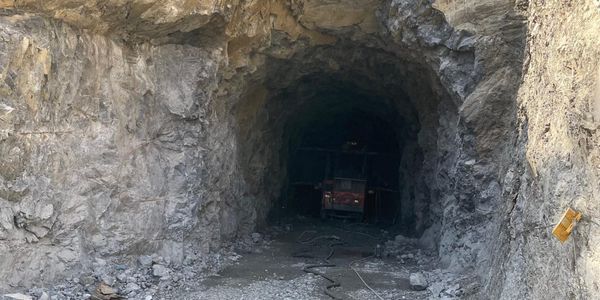 Строительство деривационного тоннеля Папанской ГЭС в Кыргызстане