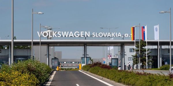Кыргызстанцы могут получить работу операторов производства на заводе Volkswagen в Словакии — подробности изображение публикации