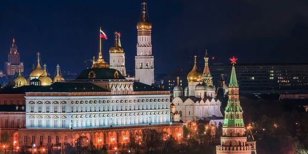 Иностранцам-контрактникам в РФ запретили аннулировать ВНЖ, патенты и РВП изображение публикации