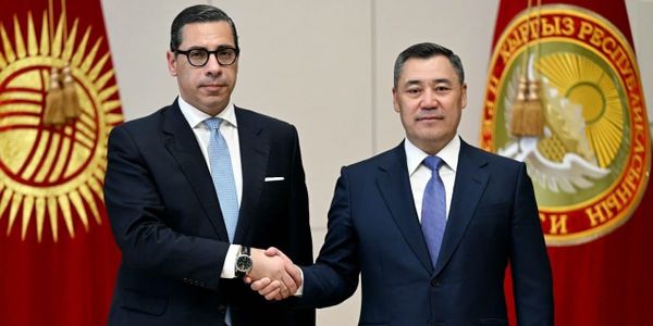 Встреча Садыра Жапарова с министром иностранных дел Кипра Константиносом Комбосом