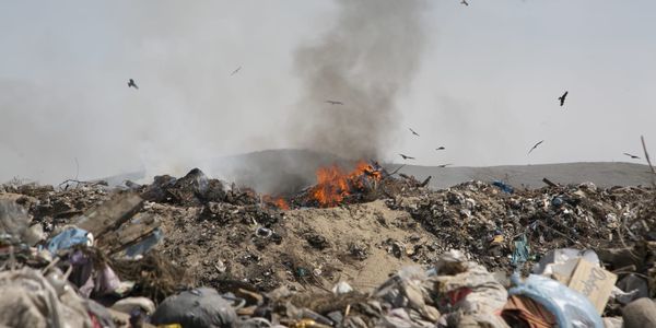 Минприроды оштрафовало компанию «ЭкоЛогист» за пожары на Токмокском мусорном полигоне изображение публикации