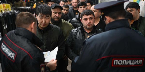 В РФ иностранцам с судимостью запретят получать ВНЖ и гражданство изображение публикации