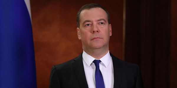 Медведев призвал наказывать родителей за незаконное пребывание детей-мигрантов в России изображение публикации
