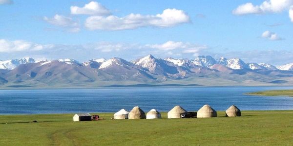 Водолазы МЧС подняли со дна Сон-Куля 16.5 км сетей изображение публикации