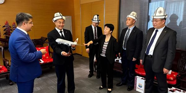 Кыргызстан и China Eastern обсудили прямой рейс Шанхай — Бишкек изображение публикации