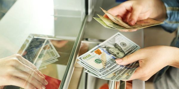 В Джалал-Абадской области гражданина оштрафовали за незаконный обмен валюты изображение публикации
