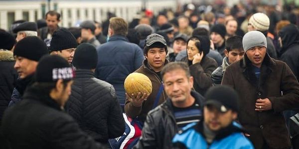 Мигрантов предлагают выдворять из России за доход ниже прожиточного минимума изображение публикации
