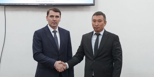 Кыргызстан и Узбекистан обсудили сотрудничество в горнодобывающей отрасли изображение публикации