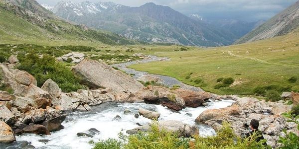 Возле парка «Беш-Таш» убрали мусор и установили контейнеры изображение публикации