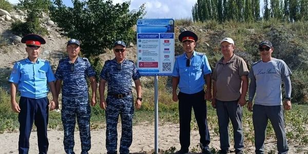 На Иссык-Куле устанавливают стенды с QR-кодами для оформления рыболовных билетов изображение публикации