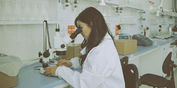 «Центральная лаборатория» закупит десятки тысяч тиглей и купелей — что это и зачем они нужны изображение публикации