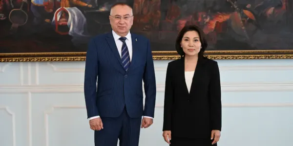 Сурабалдиева обсудила с послом Украины межпарламентское сотрудничество изображение публикации