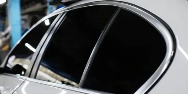 Кабмин Кыргызстана снизил сбор за тонировку: новые ставки изображение публикации