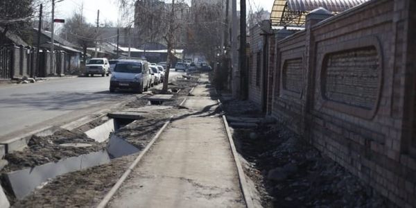 В Ленинском районе Бишкека отремонтируют четыре участка дорог за 29.3 млн сомов изображение публикации