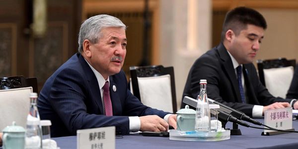 Касымалиев предложил Китаю открыть прямой рейс Бишкек — Санья изображение публикации