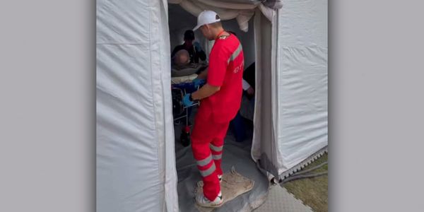 С Кырчына мужчину экстренно эвакуировали вертолетом МЧС в Балыкчы изображение публикации