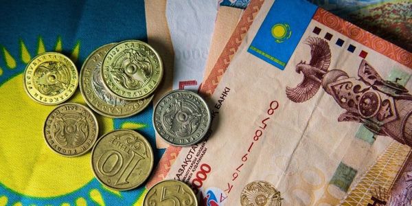 Тенге укрепляется на фоне притока иностранных инвесторов в госбумаги Казахстана изображение публикации