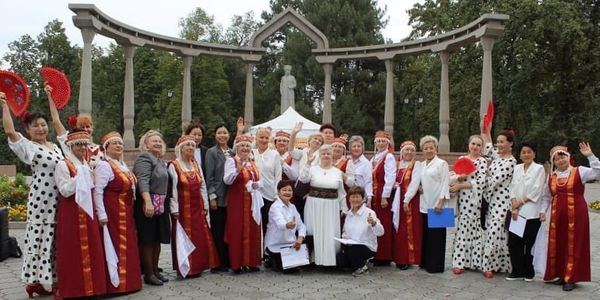 В Бишкеке ко Дню пожилых людей устроили ярмарку «От сердца к сердцу» изображение публикации