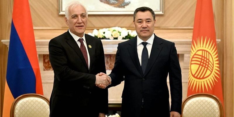 Садыр Жапаров и Ваагн Хачатурян обсудили сотрудничество по линии ЕАЭС и ОДКБ изображение публикации