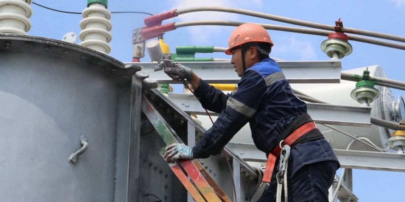 Минэнерго: В Бишкеке обслужили более 580 единиц энергооборудования изображение публикации