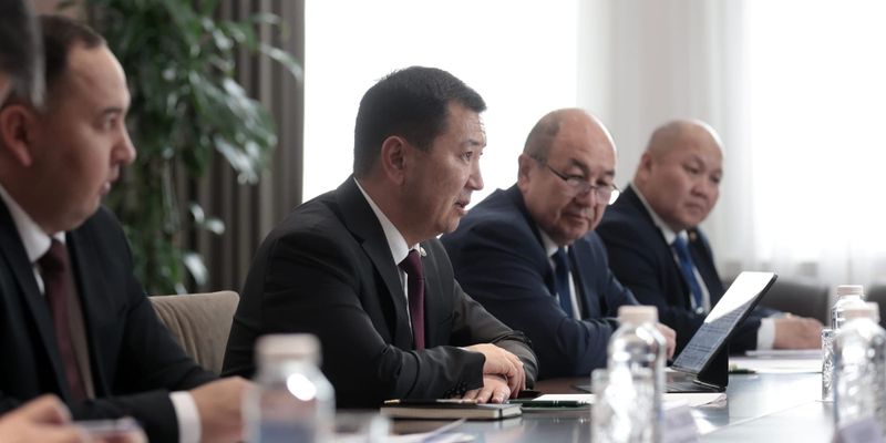 Встреча Эрлиста Акунбекова с Оксаной Лут и Сергеем Данквертом в Москве.