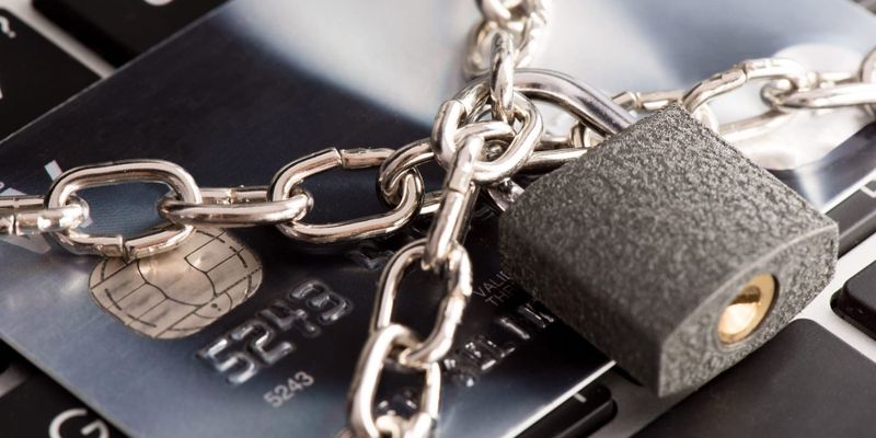 В Казахстане массово заблокировали банковские счета бизнеса и граждан