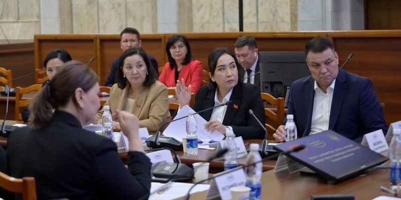 В КР запретят использовать военные справки и удостоверения кайрылмана для прописки изображение публикации