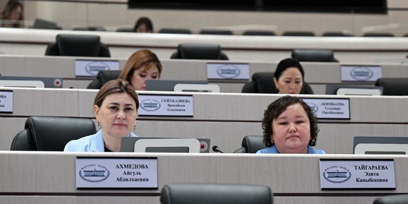 Почти $35 млн на детсады и защиту от ЧС: Жогорку Кенеш одобрил соглашения с АБР и МАР