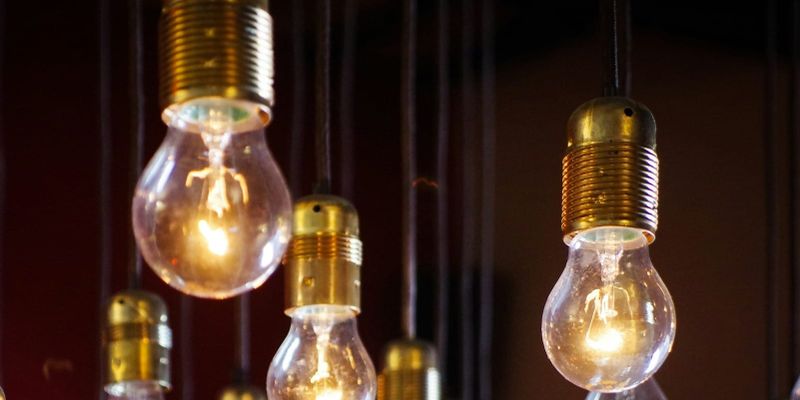 В КР с 1 мая вступают в силу новые тарифы на электроэнергию: сколько заплатят население и бизнес изображение публикации