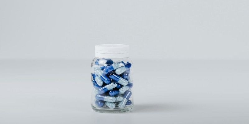 закупка лекарств Кыргызстан 2026, Кыргызфармация тендер, фентанил цена КР, кетамин в медицине Кыргызстана, список жизненно важных лекарств КР.