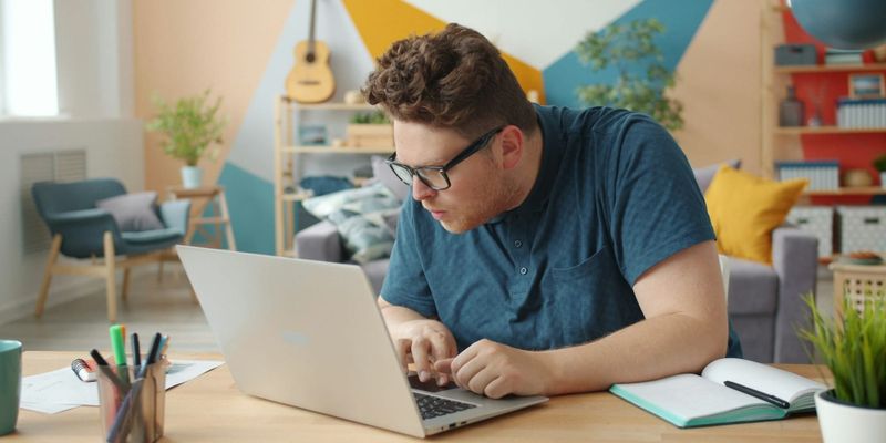 Офис, удаленка или гибрид: какой формат работы выгоднее кыргызстанцам изображение публикации