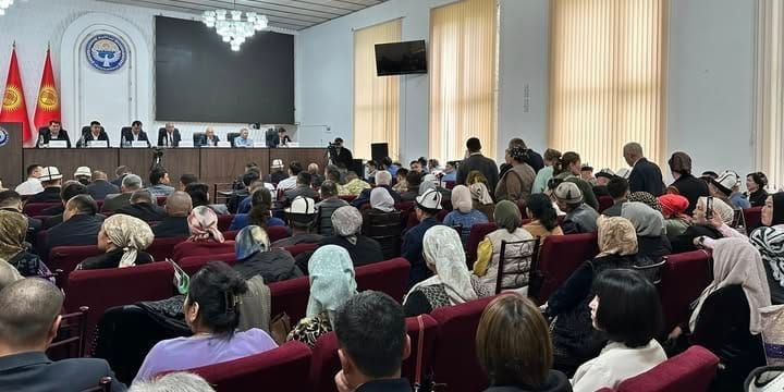 Земельные вопросы и питьевая вода: что обсудили жители Кызыл-Кии с полпредом области изображение публикации