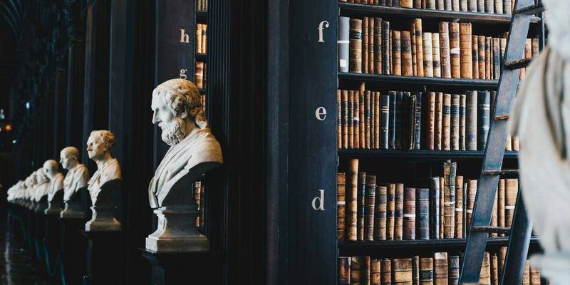 Кыргызстан теряет сельские библиотеки и читателей — это часть мирового тренда изображение публикации