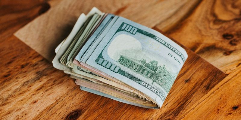 Нацбанк приостановил лицензию обменного бюро «Димайк» в Бишкеке изображение публикации