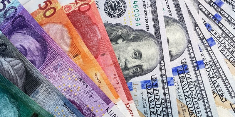 Курс валют: сом укрепляется на фоне снижения доллара, евро и рубля изображение публикации