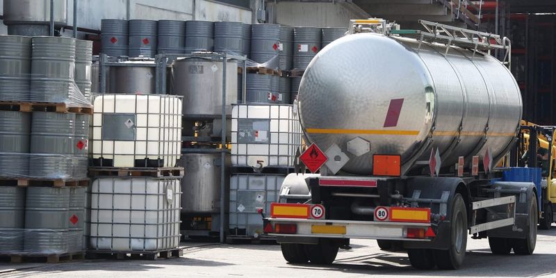 «Кыргызскую нефтяную компанию» укрупнят за счет «Дирекции по управлению объектами» изображение публикации