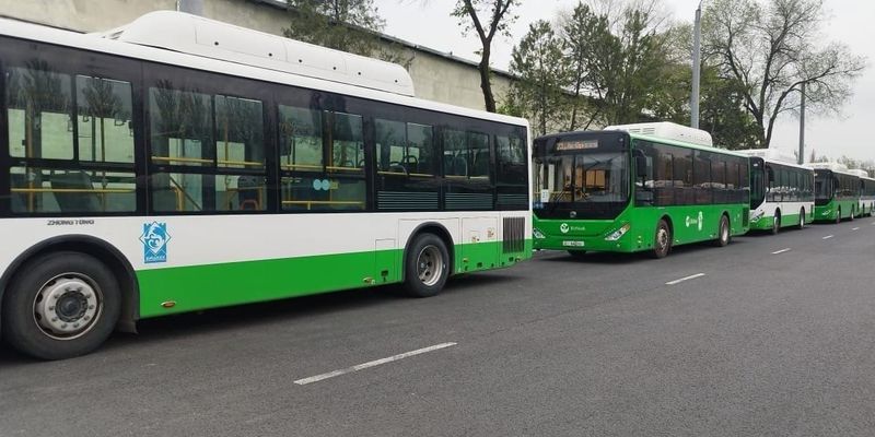 В Бишкеке временно изменили схемы движения 16 автобусных маршрутов изображение публикации