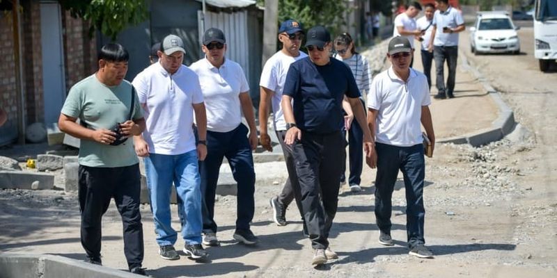 Развязка, школы и дороги: мэр Бишкека проверил городские стройки изображение публикации