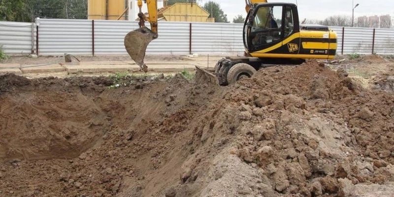 В Оше застройщика оштрафовали на 200 тысяч сомов за опасный котлован изображение публикации