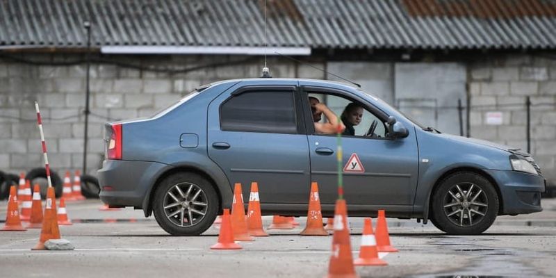 Эксперимент с государственными автошколами в КР продлили до конца года изображение публикации
